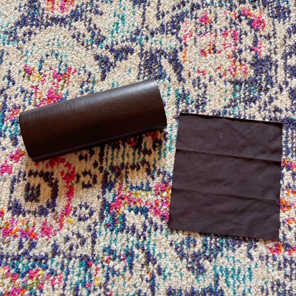 Muse Eyewear Black Magnetic Flip Top Glasses Case with Cleaning Cloth